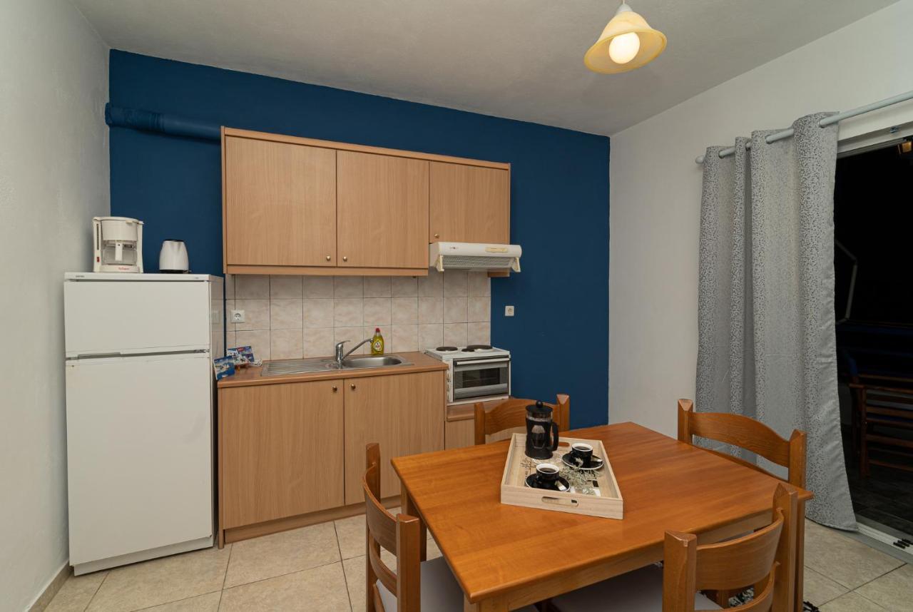 Blue Houses Maisonettes Kamária エクステリア 写真