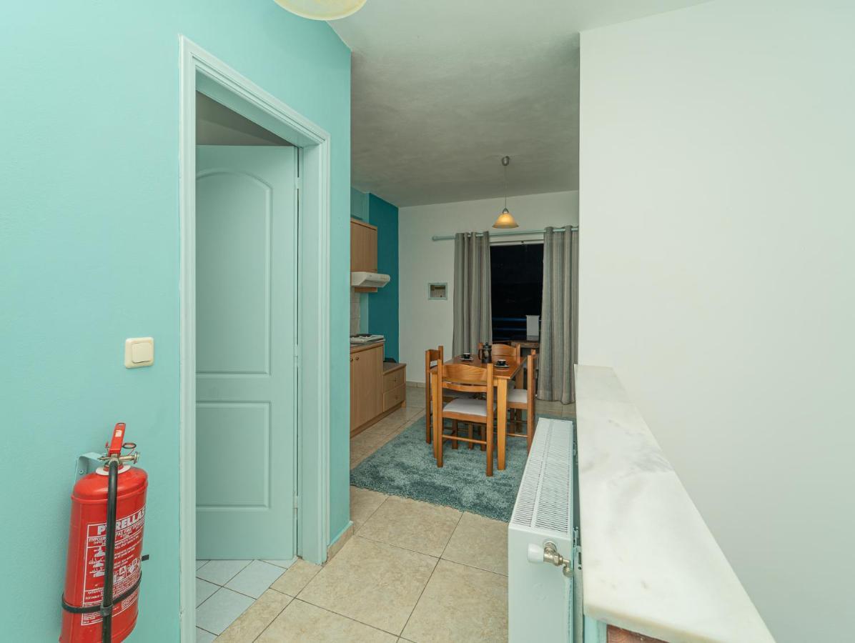 Blue Houses Maisonettes Kamária エクステリア 写真