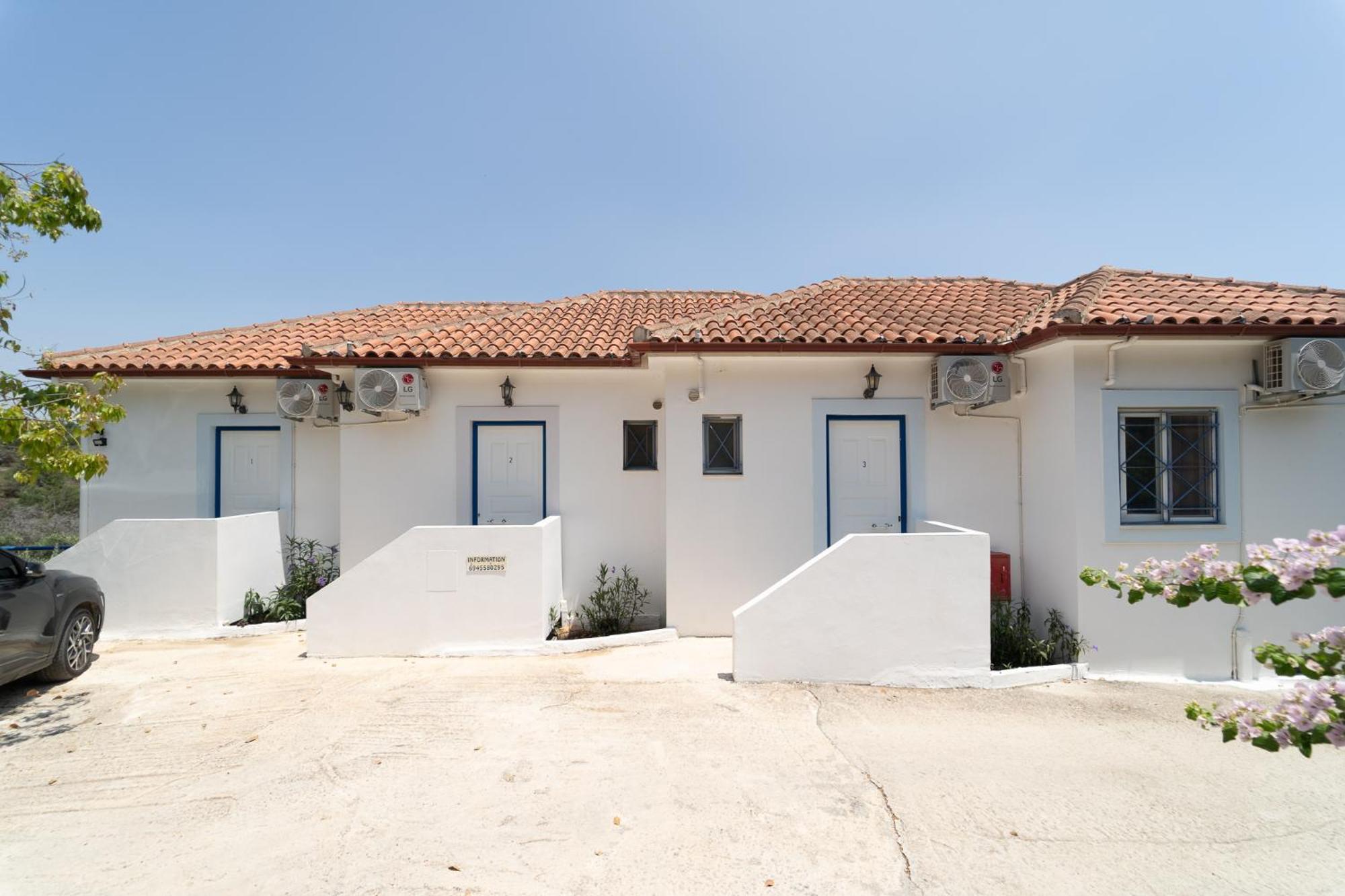 Blue Houses Maisonettes Kamária エクステリア 写真